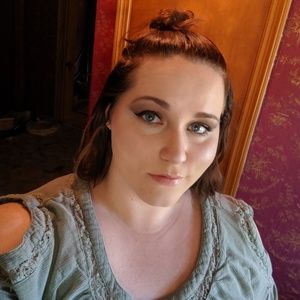 Meet your Posher, Cassandra